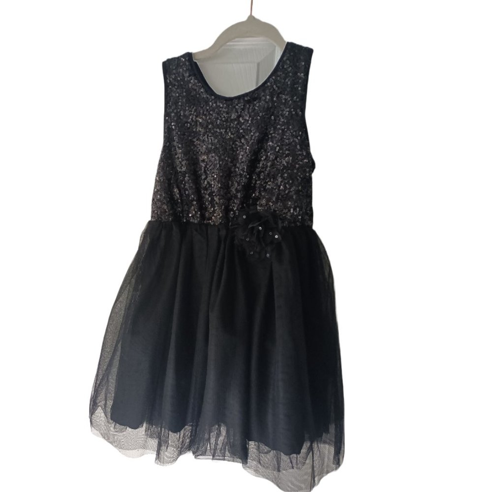 Est.1989 place girls black dress 👗♟️ age 7-8Y